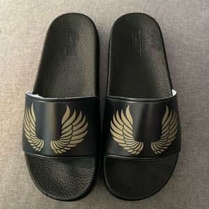 ❤️ New Icarus Black Gold Slides size 8